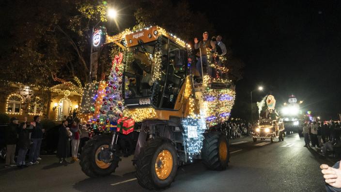 Sonoma’s Annual Lighted Tractor Parade