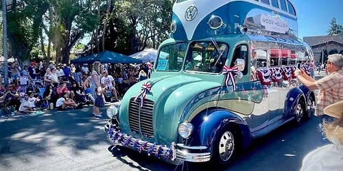 SOLD OUT – Parade Viewing Party & Lunch on the Patio
